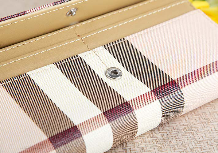 vi cam tay nu burberry vi cam tay nu burberry