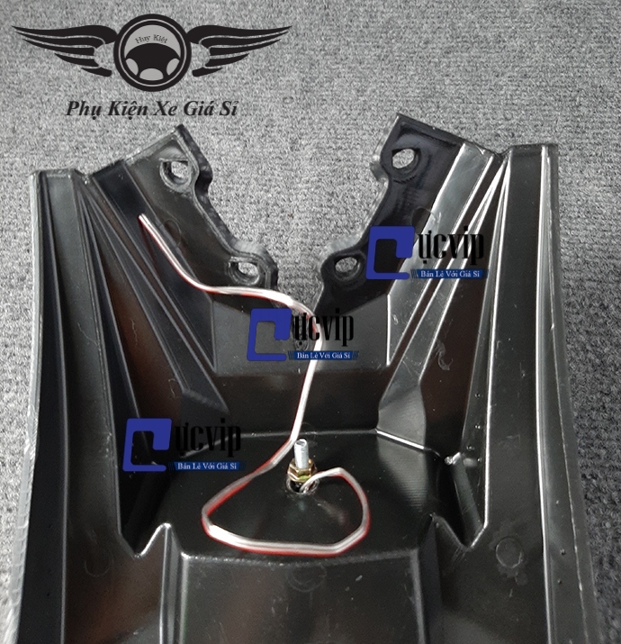 Dè Chắn Bùn Sau Kiểu Dáng Sonic Gắn Xe Exciter 150 Carbon Có Đèn MS1560