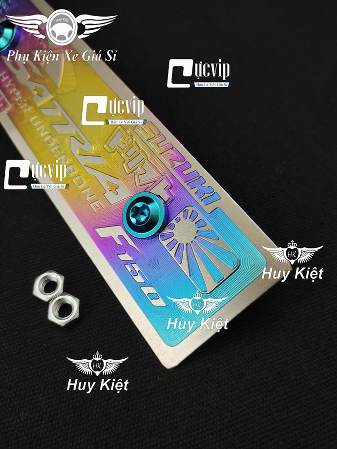 Bảng Tên Satria Titan Điện Phân 3D Mẫu VIP + 2 Ốc Titan GR5 + 2 Tán tặng Kèm MS5380 