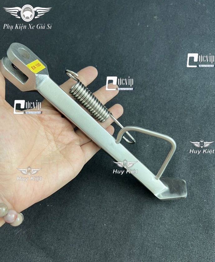 Chân Chống Nghiêng Inox 304 Đặc (Tứ Giác) (Tặng Lò Xo) Exciter 150, Exciter 155, Exciter 135, Exciter 2008 - 2010, Sirius Fi, Sirius 50cc MS6465