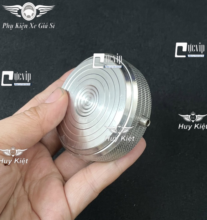 (Mẫu Mới) VM Ốp Nắp Bình Xăng Salaya Thái Inox 304 Nguyên Khối Gắn Xe Honda, Yamaha, Suzuki Có Nắp Xăng Phẳng MS6528