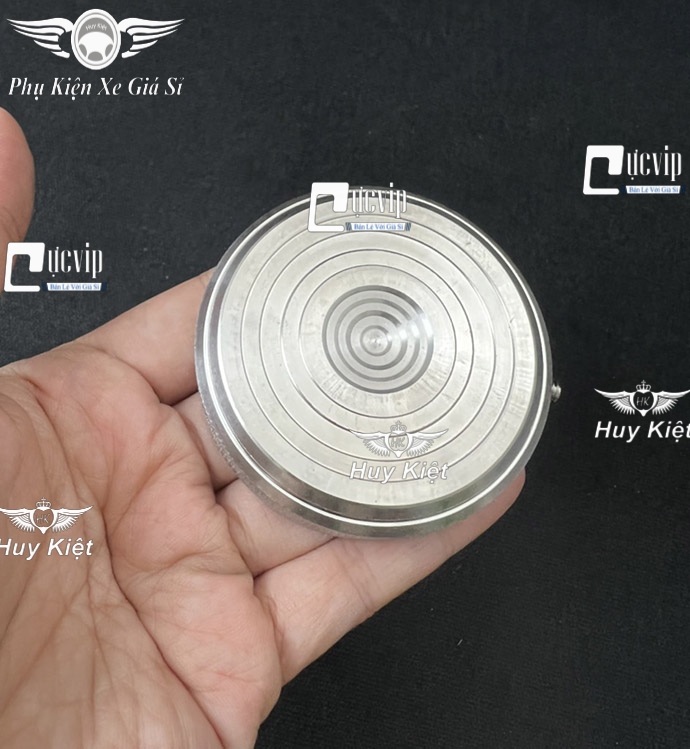 (Mẫu Mới) VM Ốp Nắp Bình Xăng Salaya Thái Inox 304 Nguyên Khối Gắn Xe Honda, Yamaha, Suzuki Có Nắp Xăng Phẳng MS6528
