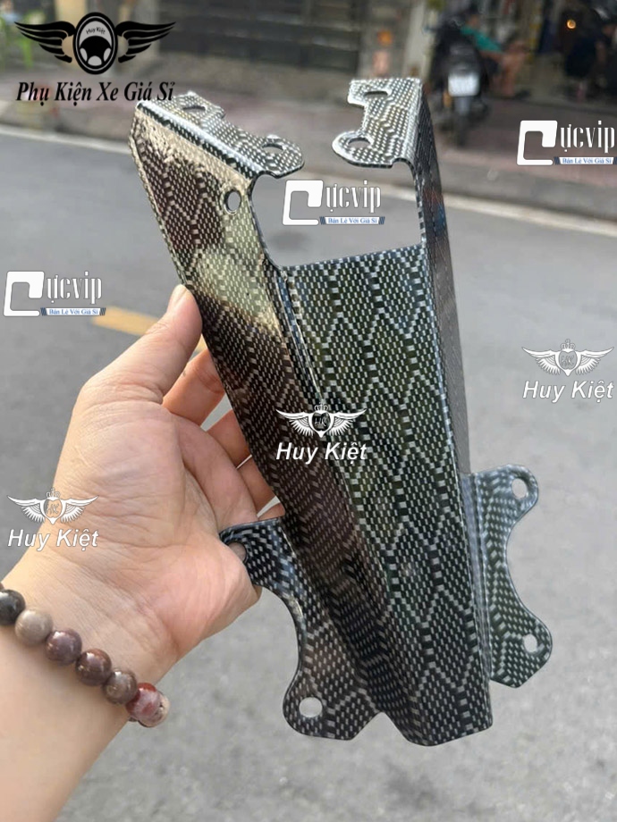 Pát Đuôi Dè Sau Exciter 150 [Inox 304 Sơn CARBON FIBER] Vân Đá, Tổ Ong MS6702