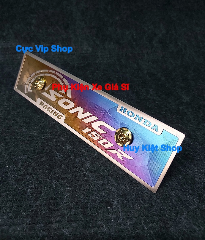 Bảng Tên Sonic Titan 3D (Tặng Kèm 2 Ốc Xi Titan, Vàng) MS2453