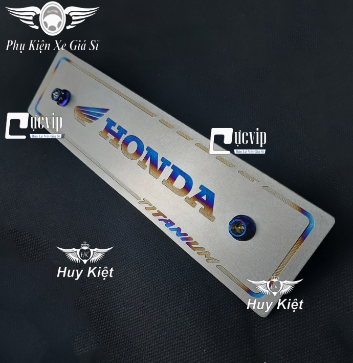 Bảng Tên Honda Titan (Mẫu Titan Khò) Kèm 2 Ốc Vương Miện MS3706